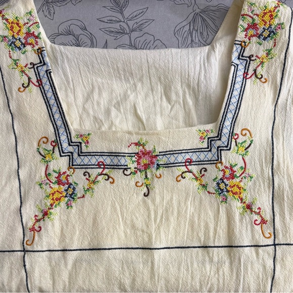 Women’s L Boho Hippie Ivory Colorful Flower Embroidery Cropped Side Tie Top - Picture 10 of 13